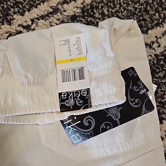 White Cotton Pull-On Drawstring Capri Pants - Picture 5 of 7